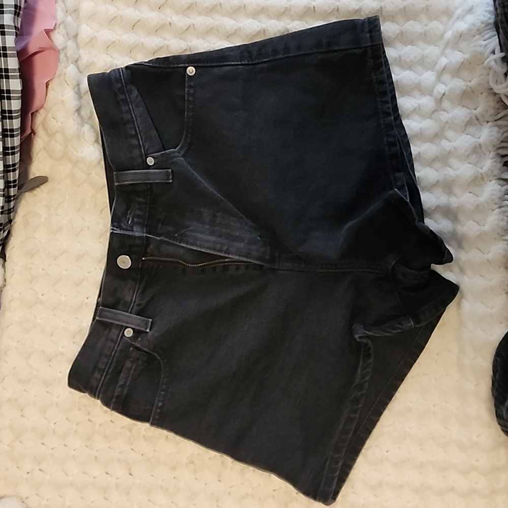 Levi High Waisted Mom Shorts